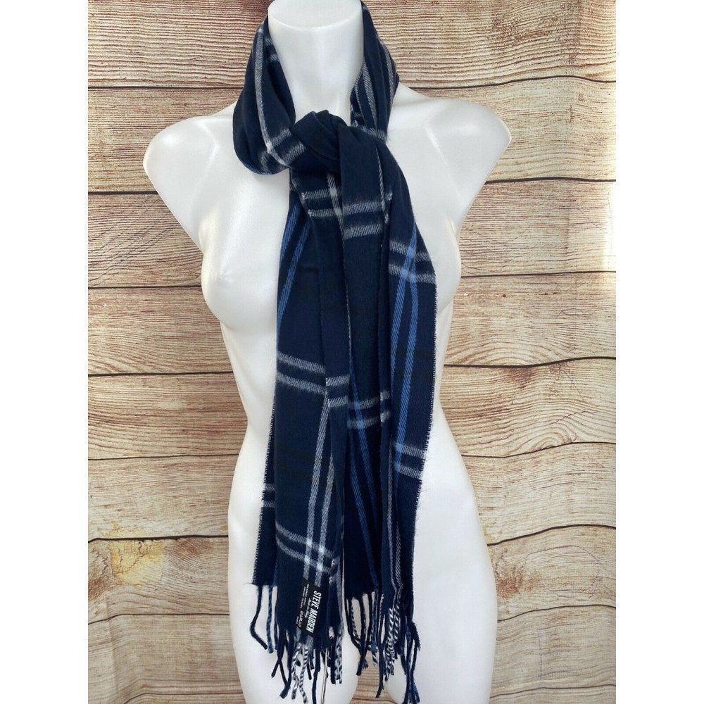 Steve Madden Mid Weight Cozy grey blue white Plaid Muffler Scarf